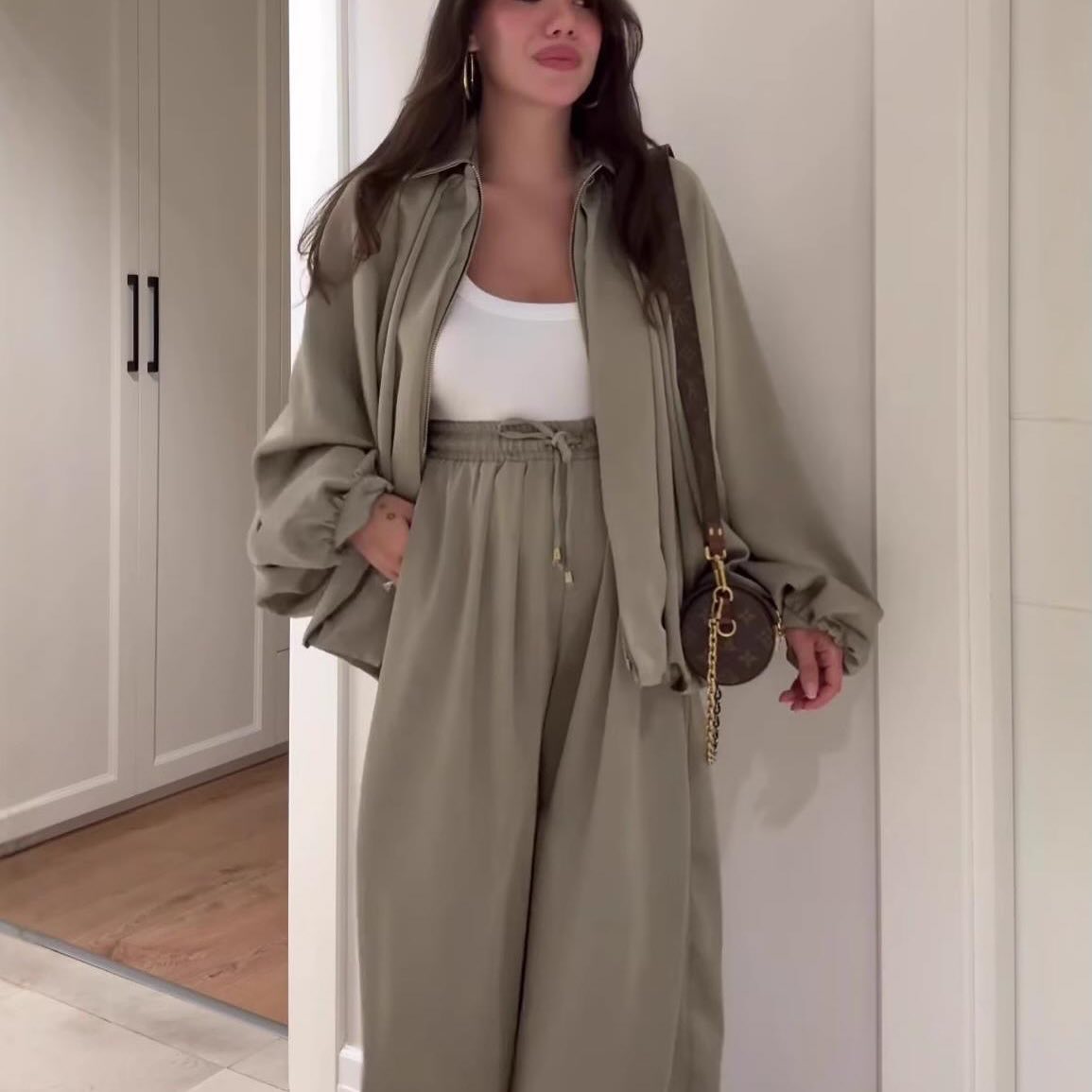 Profitez aujourd'hui seulement de 60 % de réduction sur les pantalons Relaxed Sage 🌿