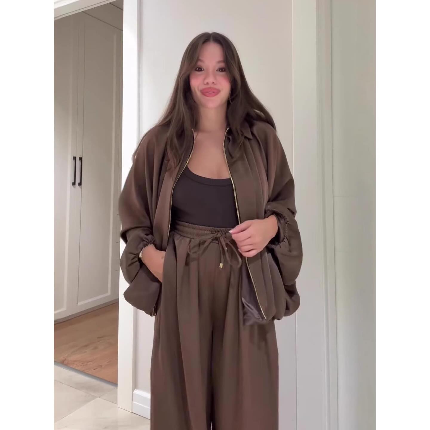 Profitez aujourd'hui seulement de 60 % de réduction sur les pantalons Relaxed Sage 🌿