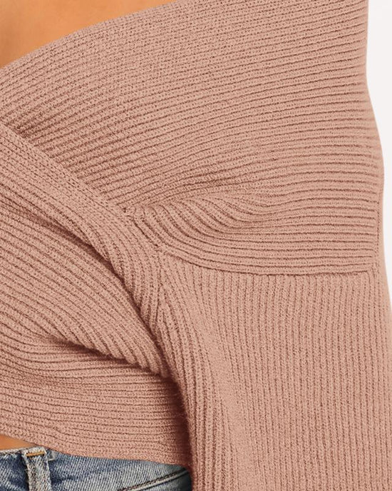 Profitez aujourd'hui seulement de 60 % de réduction sur le pull croisé 🤎