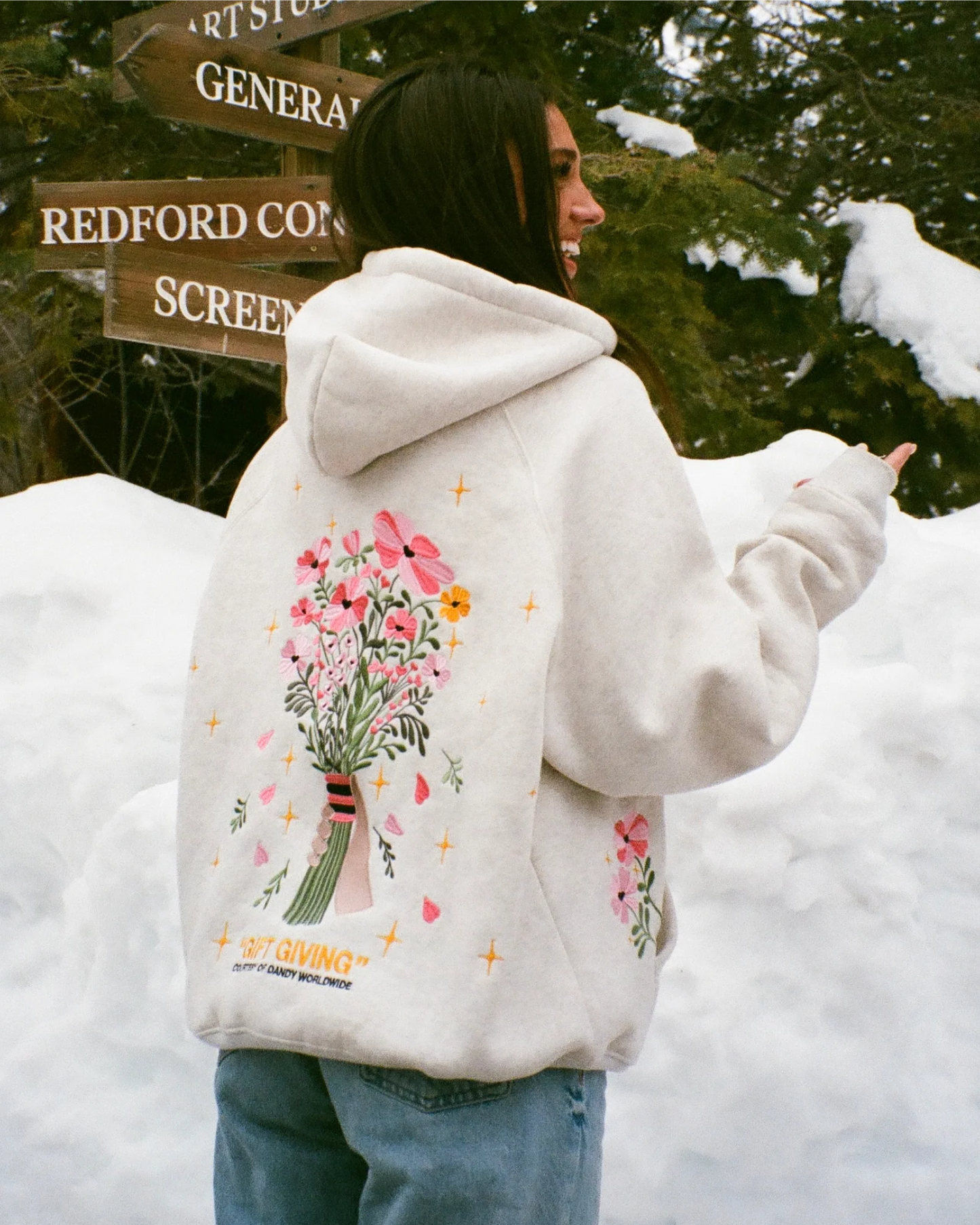 Profitez aujourd'hui seulement de 60 % de réduction sur le sweat à capuche fleuri 🌼🧥