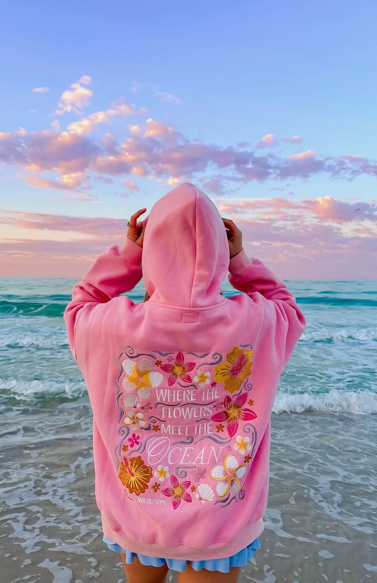 Sichere dir heute 60 % Rabatt auf den „Where The Flowers Meet the Ocean“-Hoodie 🌸🌊